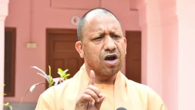 गोरखपुर: गोरखनाथ मंदिर में मुख्यमंत्री योगी आदित्यनाथ ने कहा कि कांग्रेस का घोषणा पत्र न्याय पत्र कहा जाना हास्यास्पद