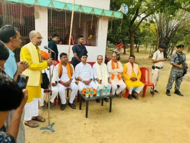 संदेश: संदेश विधानसभा क्षेत्र में पहुच केंद्रीय ऊर्जा मंत्री आरके सिंह ने लोगो से जनसंवाद किया