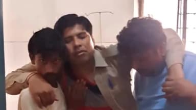 घाटमपुर: घाटमपुर में सांड ने एक पुलिसकर्मी को पटका, गंभीर हालत में हैलट रेफर