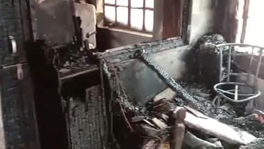 चांदपुर में ट्रांसपोर्ट के ऑफिस में आग लगने से लाखों का हुआ नुकसान, मौके पर पहुंचकर फायर ब्रिगेड ने आग पर पाया काबू