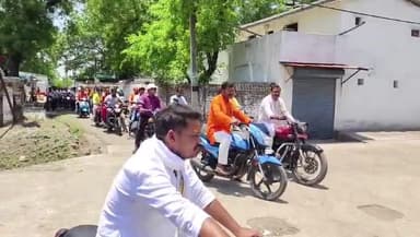 नौरोजाबाद: नौरोजाबाद के राम मंदिर में संपन्न हुआ भगवान परशुराम का जन्मोत्सव कार्यक्रम,पिनौरा से नौरोजाबाद तक हुआ बाइक रैली का आयोजन