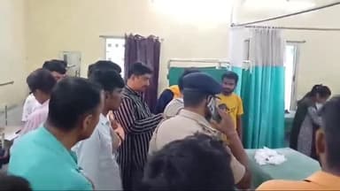 गोपालगंज: शहर के ब्लॉक मोड़ के समीप बाइक के धक्के से 8 वर्षीय बच्ची की हुई मौत, बाइक दो युवक जख्मी, सदर अस्पताल में भर्ती।