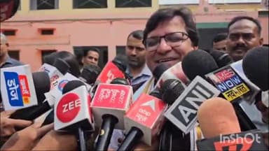 हरदोई: आबकारी मंत्री नितिन अग्रवाल ने अपनी पत्नी के साथ किया मतदान, कहा- SC-ST व OBC के आरक्षण में छेड़छाड़ नहीं करने दी जाएगी