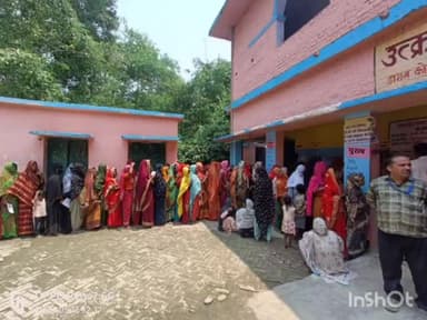 बखरी: बेगूसराय लोकसभा अंतर्गत बखरी विधानसभा क्षेत्र में लोकतंत्र के महापर्व को लेकर मतदाताओं मे को काफी उत्साह का माहौल दिखा ।