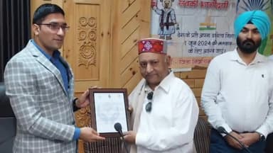 चम्बा: स्वीप कार्यक्रम के तहत बचत भवन चंंबा में उपायुक्त चंबा/जिला निर्वाचन अधिकारी मुकेश रेपसवाल की अध्यक्षता में कार्यक्रम