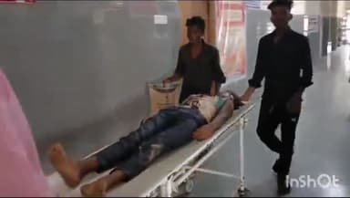 बैतूल: ग्राम गोंडी गौला में 17 वर्षीय युवा ने किया जहरीले पदार्थ का सेवन, गंभीर हालत में जिला अस्पताल में कराया भर्ती।