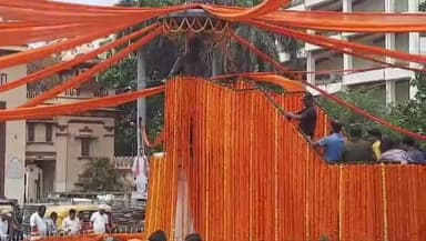 पीएम मोदी का काशी में रोड शो आज, कई क्विंटल फूलों से होगा स्वागत