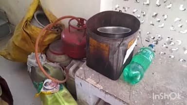 नावकोठी: हसनपुर बागर में अवैध शराब निर्माण के खिलाफ पुलिस की छापेमारी,कच्ची सामग्री को किया गया विनष्ट