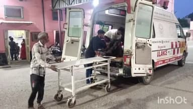 रायबरेली: विगब्योर स्कूल के पास अनियंत्रित होकर बाइक सवार गिरा,जिला अस्पताल में कराया गया भर्ती