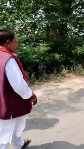 पूरनपुर: धनाराघाट मार्ग टाइगर चहलकदमी क्षेत्र में दिखी मंदबुद्धि महिला को समाजसेवी ने भिजवाया अस्पताल