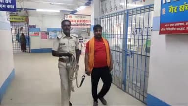 अररिया: ताराबाड़ी थाना पुलिस ने अलग-अलग स्थानों से 2 वारंटियों को किया गिरफ्तार, न्यायालय में किया पेश