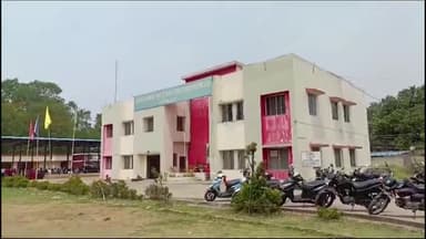 तिल्दा: रायखेड़ा स्थित आत्मानंद स्कूल में प्रवेश हेतु निकाली गई लाटरी।