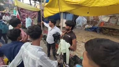 गोपालगंज: पोस्ट ऑफिस चौक के पास कपड़ा चोरी कर भाग रहे एक युवक को स्थानीय लोगों ने पकड़ा, जाँच मे जुटी पुलिस