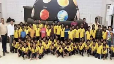 कोंडागांव: कोंडागांव जिले के पीएम श्री स्कूलों के आवासीय शिविर में बच्चों को अंतरिक्ष विज्ञान प्रतिमा से तारामंडल से अवगत कराया।