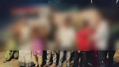 धनौरा: गजरौला थाना क्षेत्र के एक गांव की युवती को युवक बेला फुसलाकर ले गया युवक अपने साथ परिजनों ने थाने पर किया हंगामा