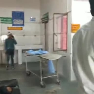 नरवल: महाराजपुर थाना क्षेत्र के अंतर्गत पिकअप ने मारी ई रिक्शा में जोरदार टक्कर, एक महिला समेत पांच लोग घायल