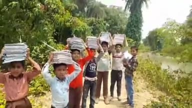 मितौली: कस्बा भीखमपुर उच्चतर प्राथमिक विद्यालय के अध्यापकों द्वारा नौनिहालों से ढुआई जा रही किताबें, वीडियो हुआ वायरल