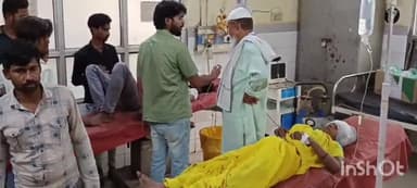 एटा: ऑटो को बचाने के कारण बाइक पैदल जा रही महिला से टकराई बाइक सवार और महिला हुए घायल कोतवाली नगर क्षेत्र का मामला।