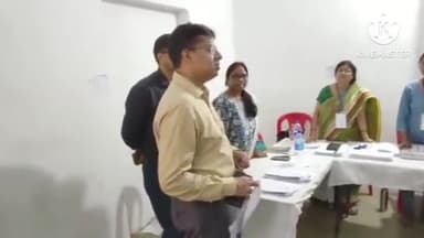 ओरमांझी: मतदान सुविधा केंद्र राजकीय प्लस टू उच्च विद्यालय काके पहुंचे उपायुक्त राहुल कुमार सिन्हा, दिए आवश्यक निर्देश