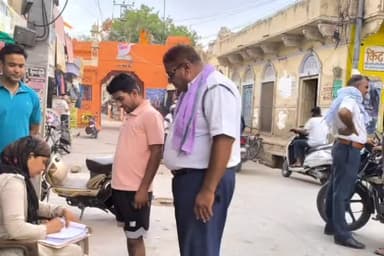 लाडनूं: लाडनूं शहर में यातायात नियमों का उल्लंघन करने वाले वाहन चालकों के खिलाफ की कार्रवाई, जुर्माना भी वसूला