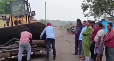 झरिया/जोरापोखर/सिंदरी: जयरामपुर तीन नंबर चानक स्थित किशोर राठौड़ के घर पर सीआईएसएफ ने छापेमारी कर बीसीसीएल के लोहा वअन्य सामान किया बरामद