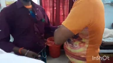 हाथरस: लेबर कॉलोनी के पास सामने से आ रहे वाहन को बचाने के चलते ई-रिक्शा पलटा, चालक हुआ घायल