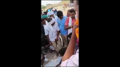 मंझनपुर: पोलिंग पार्टी रवाना केन्द्र ओसा में मतदान कर्मियों के जुवा खेलते वीडियो वायरल, जाँच के बाद होगी कार्रवाई- पुलिस अधीक्षक