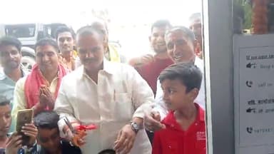 नवादा नगर पार्षद वार्ड no 42 के ग्राम नान्हूं बिघा मे next vision Library का उद्घाटन किए युवा नेता पवन यादव#news18nawada