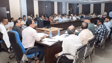 सिंगरौली: कार्य में लापरवाही बरतने पर एक उपयंत्री एवं सचिव को कलेक्टर ने किया निलंबित