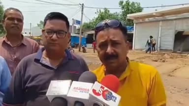 शाहनगर: रानी अवंती बाई चौक भरवारा मैं जलभराव एवं कीचड़ से परेशान होकर सड़कों पर आए वार्डवासी