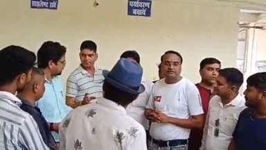 पलिया: खबर चलाने पर निजी चैनल के पत्रकार को मिली धमकी क्षेत्रीय पत्रकारों ने राज्यपाल को संबोधित कर SDM पलिया को सौंपा ज्ञापन