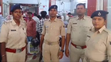 डेहरी: लोकसभा चुनाव को लेकर डेहरी सहित विभिन्न इलाके में पुलिस ने चलाया सघन वाहन जांच अभियान वसूल 5 लाख 52000 का जुर्माना