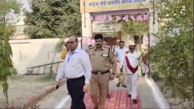 मंझनपुर: मंझनपुर में कस्तूरबा गांधी आवासीय विद्यालय में जिला निर्वाचन अधिकारी ने अपने मताधिकार का किया प्रयोग