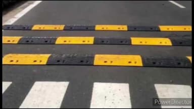 सिंघिया: सिंघिया उच्च विद्यालय के समीप रोड ब्रेकर पर बाइक से गिरकर महिला की हुई