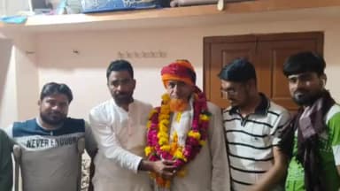 चित्तौड़गढ़: बस्सी में हज पर जाने वाले यात्रियों का फूल माला पहनकर मुंह मीठा कर किया स्वागत