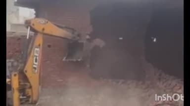 गंगापुर: गंगापुर सिटी में पुलिस प्रशासन ने संयुक्त कार्रवाई करते हुए हिस्ट्रीशीटर के अवैध निर्माणाधीन मकान पर चलाया बुलडोजर