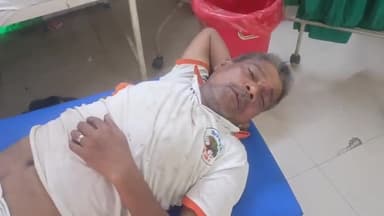 हाथरस: गांव कुम्हरई में एक युवक ने बुजुर्ग पर चाकू से किया हमला, परिजनों ने बुजुर्ग को गंभीर हालत में अस्पताल में कराया भर्ती