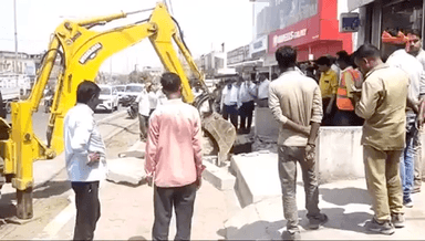 सिंगरौली: निगम आयुक्त के नेतृत्व में निगम अमले द्वारा की गई अतिक्रमण हटाने की कार्यवाही, नगर को सुव्यवस्थित बनाने में आप सब का सहयोग जरूरी- नगर निगम आयुक्त