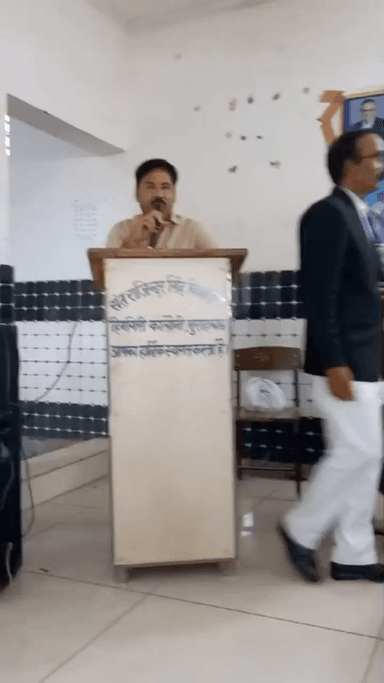 संत राजिंदर सिंह इंटर कॉलेज हिमगिरि कॉलोनी, मे बच्चों के लिए  "क्या लोग अपने स्मार्टफोन और कंप्यूटर पर बहुत ज्यादा निर्भर हैं" विषय पर वाद -विवाद प्रतियोगिता ।