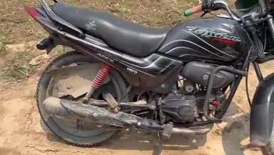 नौबतपुर: नौबतपुर बिक्रम मुख्य मार्ग पर स्थित बिहटा सरमेरा चौराहा पर कार ने बाइक सवार को को मारा धक्का बाइक सवार घायल