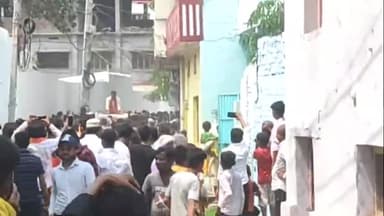 डेहरी ऑन सोन में शहर के #मशहूर सामाजिक नेता सह #निगरानी के #अध्यक्ष#विमल#सिंह जी के घर #पावर#स्टार#पवन#सिंह का आगमन हुआ।