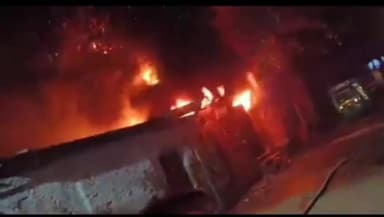 कानपुर: रायपुरवा थाना क्षेत्र में प्लास्टिक गोदाम में लगी आग, दमकल की 8 गाड़ियों ने ढाई घंटे की मशक्कत के बाद आग पर पाया काबू