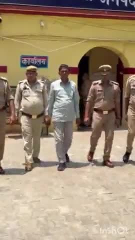 जलेसर: खंड विकास अधिकारी अवागढ़ पर हमला करने के मामले में ₹25000 का इनामी आरोपी सियाराम डिग्री कॉलेज पोंडरा के पास से गिरफ्तार