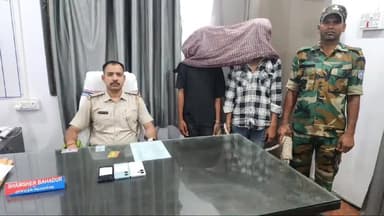 हज़ारीबाग: मोबाइल छिनतई करते तीन बाइक सवार आरोपी गिरफ्तार