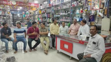 गाडरवारा: मंत्री राव उदय प्रताप सिंह ने अपने निज निवास गाडरवारा में क्षेत्रीय नागरिकों से मुलाकात की, सहयोग देने की कही बात