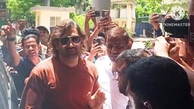 चान्हो: जेवीएम श्यामली में महेंद्र सिंह धोनी ने पूरे परिवार के साथ किया मतदान