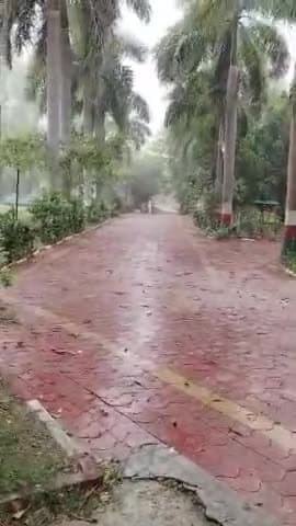 इंदौर: 3:00 बजे से 4:00 के बीच इंदौर के कई इलाकों में मोती मोती बूंदे गिरी लेकिन बारिश कम होने से और गर्मी बढ़ने की संभावना है