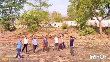 ग्यारसपुर: ग्यारसपुर के ऐतिहासिक मानसरोवर की  सफाई करने का अभियान जिला पंचायत प्रतिनिधि एवं ग्रामीणों ने फिर से शुरू किया