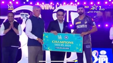 Captain Shreyas Iyer collects the 20cr prize money!! 🏆