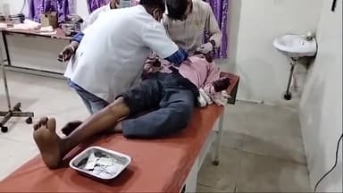 मऊ: अच्छार के पास अनियंत्रित होकर टेम्पो पलटा, टेम्पो सवार दंपत्ति हुए गंभीर रूप से घायल